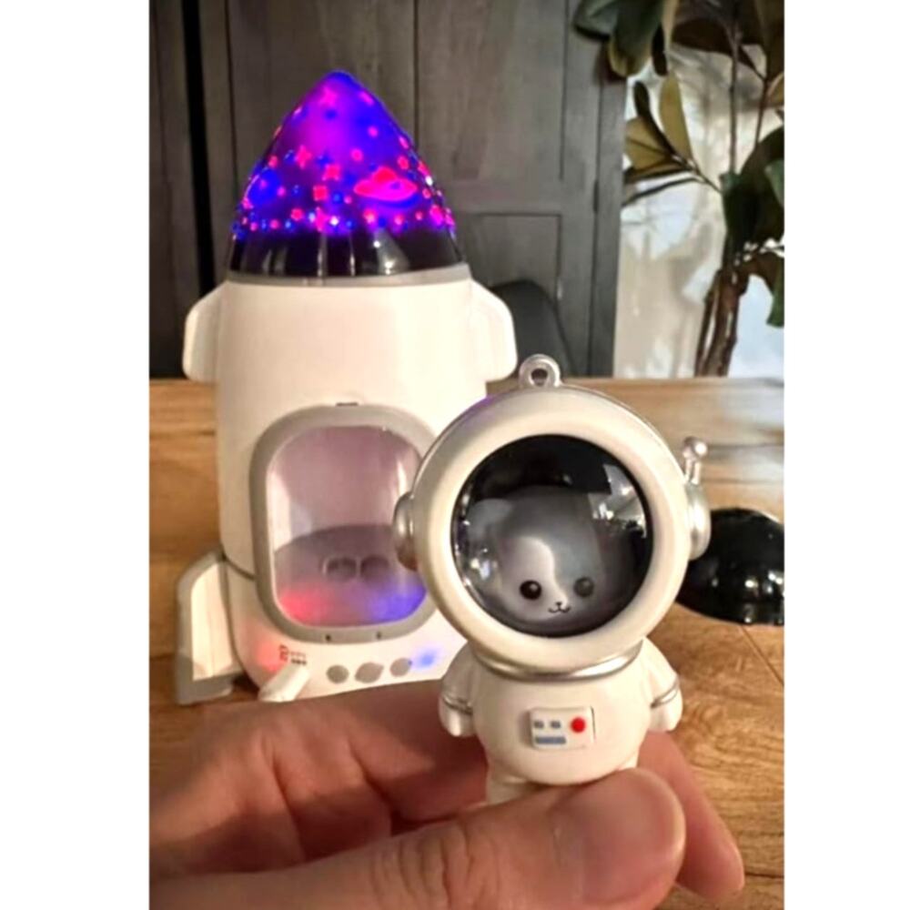 Kitty Cat Astronaut Night Light With Motion Projection and Relaxation Sounds NIB